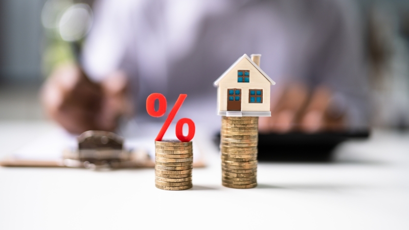 Consumer privacy gains the forefront amid fluctuating mortgage rates, steering future industry norms.